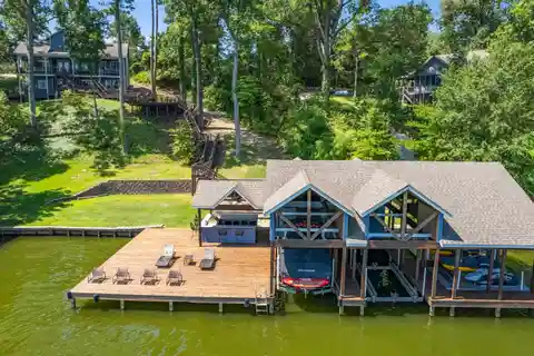 Waterfront Hilltop Beauty