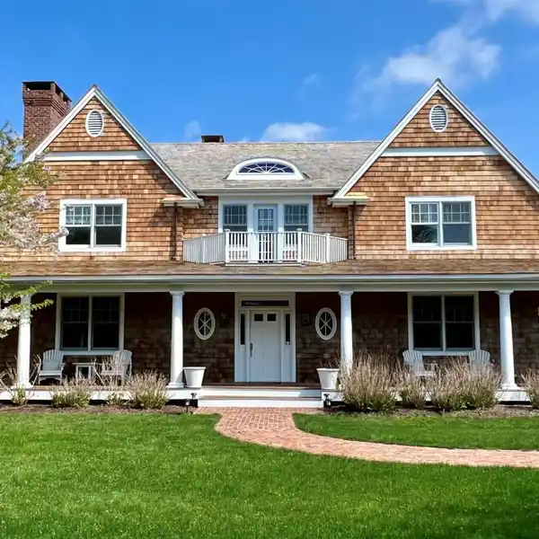 CUSTOM BUILT FIVE BEDROOM TRADITIONAL HOME FOR RENT