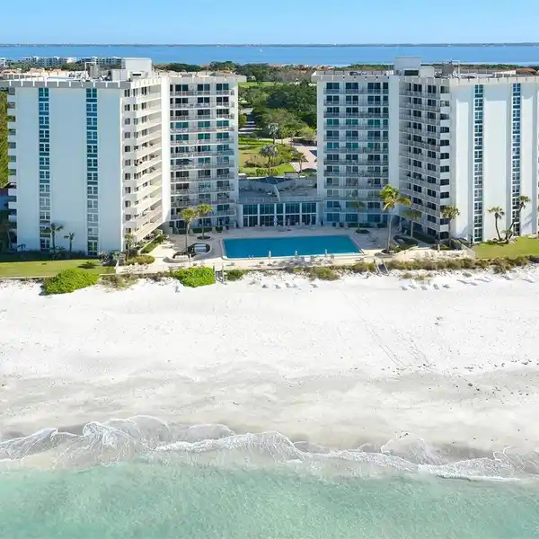 MANHATTAN STYLE BEACHFRONT CONDO WITH SWEEPING BAY AND GULF VIEWS