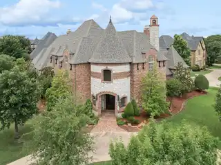 Exquisite Residence in the Gated Castleton Manor of Colleyville