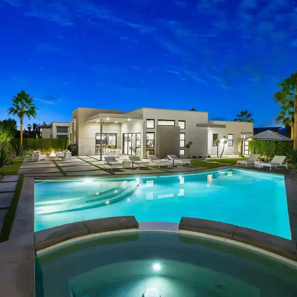 ELEGANT MODERN HOME IN GATED ESCENA