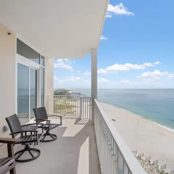 EXTRAORDINARY DIRECT GULF-FRONT RESIDENCE