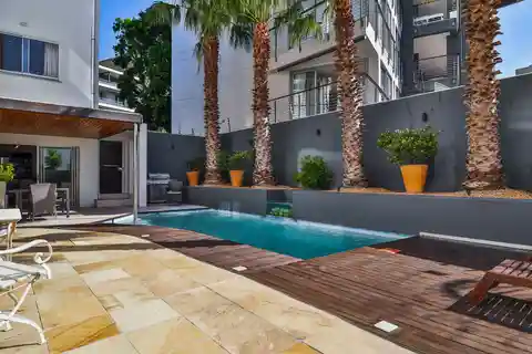 Stylish Entertainer in the Heart of Sea Point - Close to Local Attractions