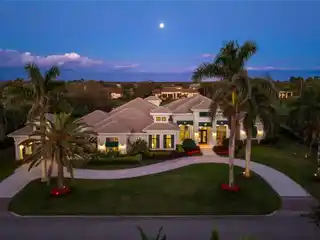 Custom Home Overlooking the Lakes Golf Course