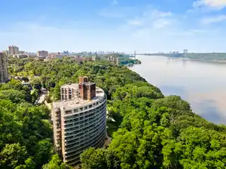 Exquisitely Renovated Residence Above the Hudson River