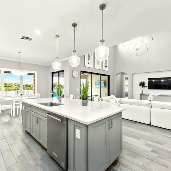 SPACIOUS LAKE VIEW HOME IN SONOMA ISLES