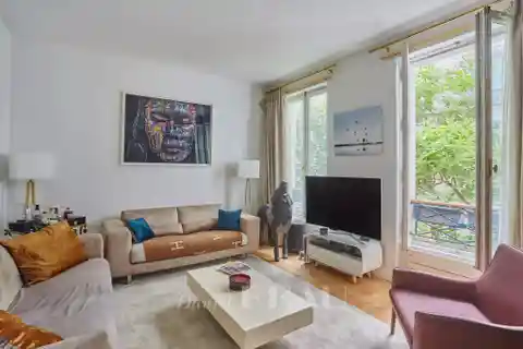 Meticulously Renovated Apartment with Soaring Ceilings