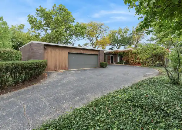 303 SHERIDAN ROAD, KENILWORTH, IL 60043