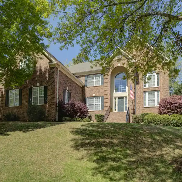 INCREDIBLE GOLF COURSE HOME IN THE PALISADES