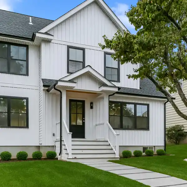 EXQUISITE NEW CONSTRUCTION HOME