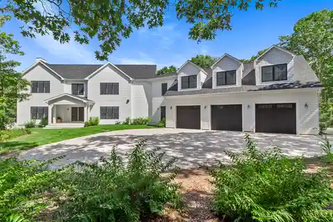 Wonderfully-appointed Compound Offering Exceptional Privacy