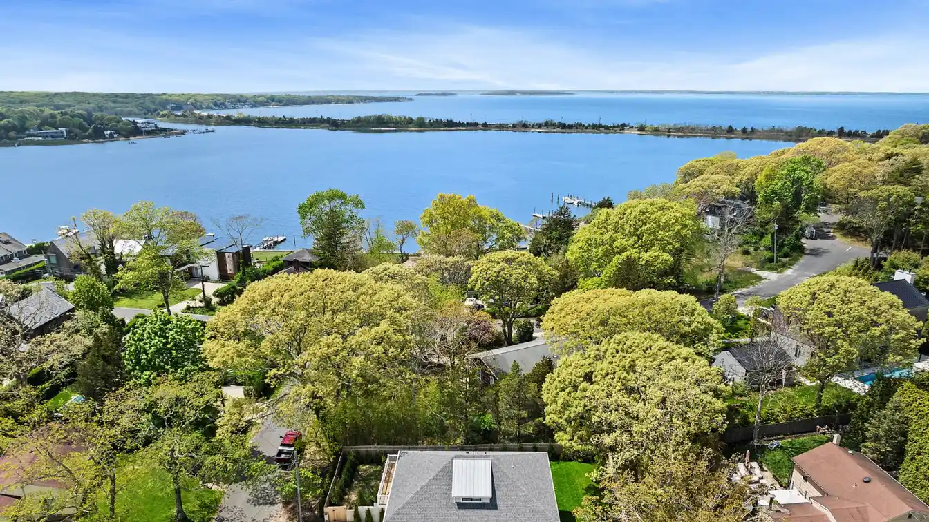 Exquisite Home in Sought-after Redwood