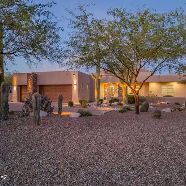 LUXURY LIVING ON 1.38 ACRES