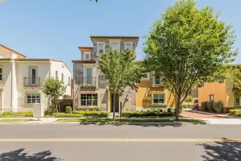 Modern Style Meets Prime Location