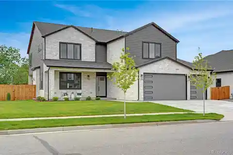 Modern Mountain Retreat with Stunning Outdoor Living