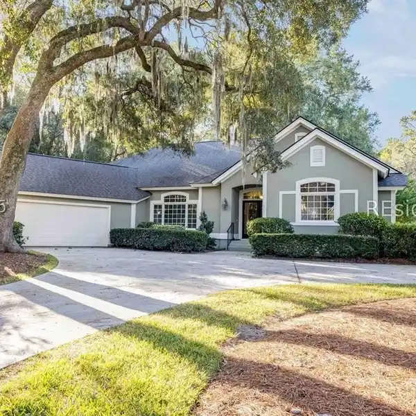 BEAUTIFUL HOME IN SOUGHT-AFTER INDIGO RUN