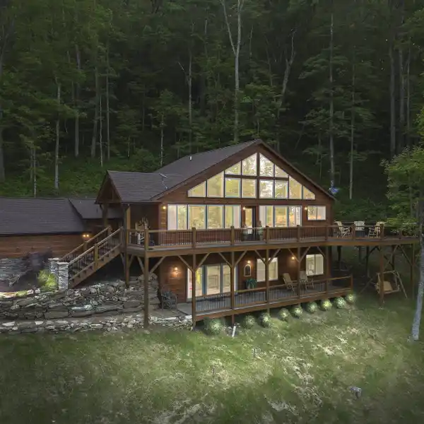 IMMACULATE HOME IN SMOKY MOUNTAIN RETREAT