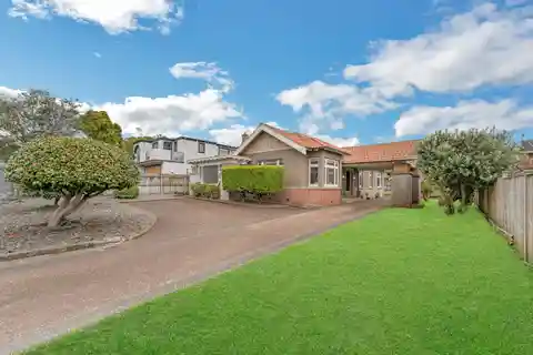 Gated Elegance with Grand Scale