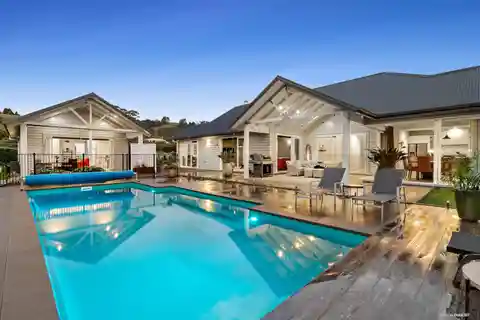 Statement Home with Pool and Guest House