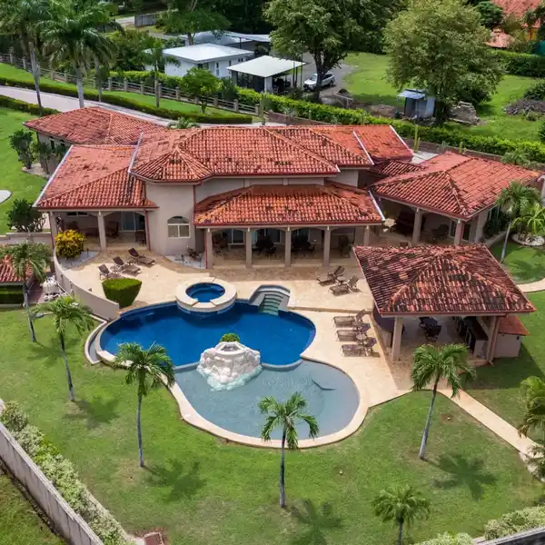 CASA LA SALLE - EXQUISITE ESTATE IN CATALINA COVE