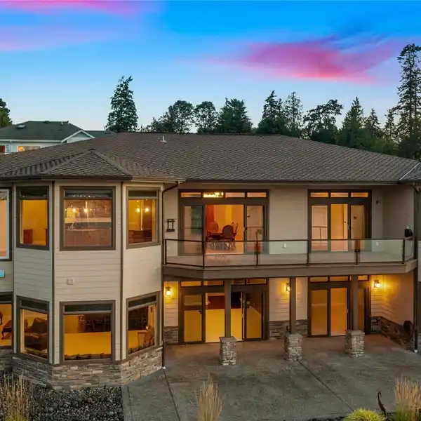 BEAUTIFUL VIEW HOME OVERLOOKING SINCLAIR INLET