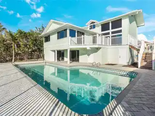 Boater's Paradise in Desirable Siesta Isles