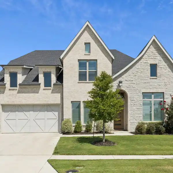 IMMACULATE SOUTHGATE HOME