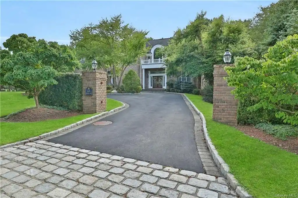 Magnificent Georgian Colonial Home