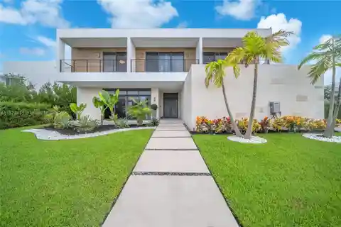 Modern Jewel in Botaniko