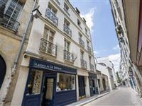 IDEAL PIED A TERRE IN THE HEART OF HISTORIC PARIS