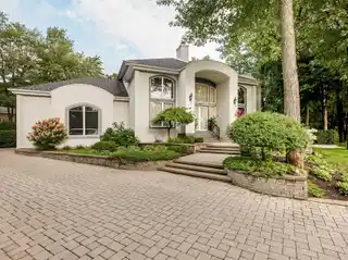 Timeless Luxury Meets Modern Comfort in Lorraine Estate