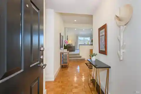 Beautifully Maintained End Unit in Coveted Drakes View Circle