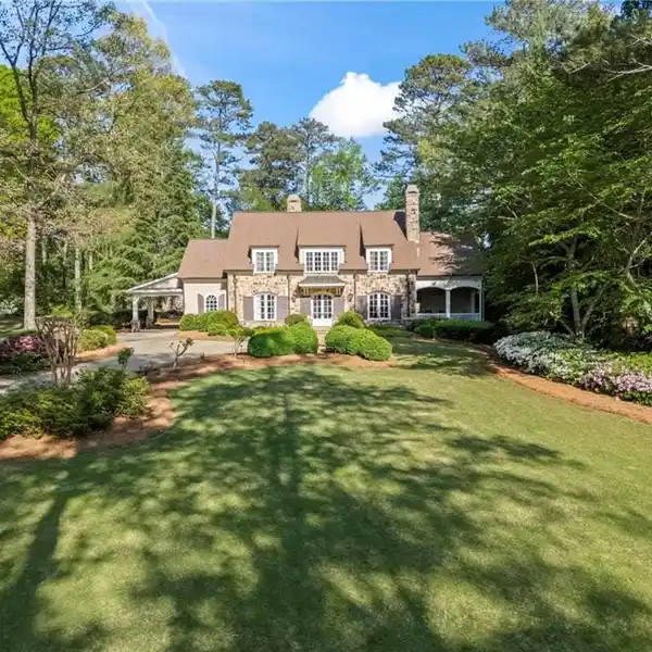 TIMELESSLY ELEGANT ESTATE HOME IN ATLANTA COUNTRY CLUB