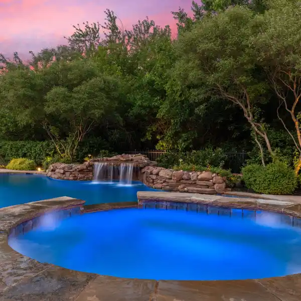 EXQUISITE ESTATE IN WHITLEY PLACE