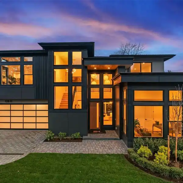 ELEGANT AND FUNCTIONAL CONTEMPORARY HOME