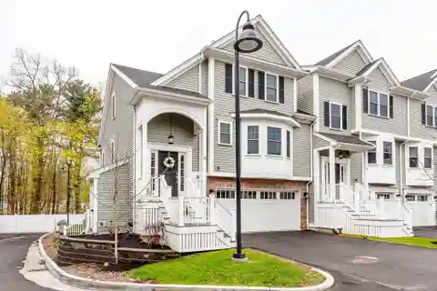 Spacious End-unit Townhome
