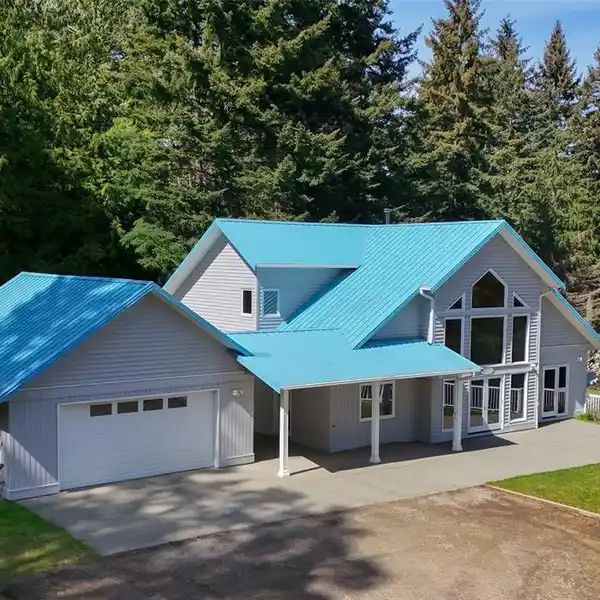 COUNTRYSIDE CHARM AND MODERN CONVENIENCE ON 22.76 ACRES