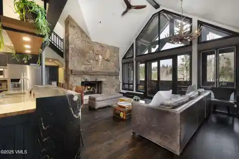 Beautifully Updated Penthouse at Snow Cloud