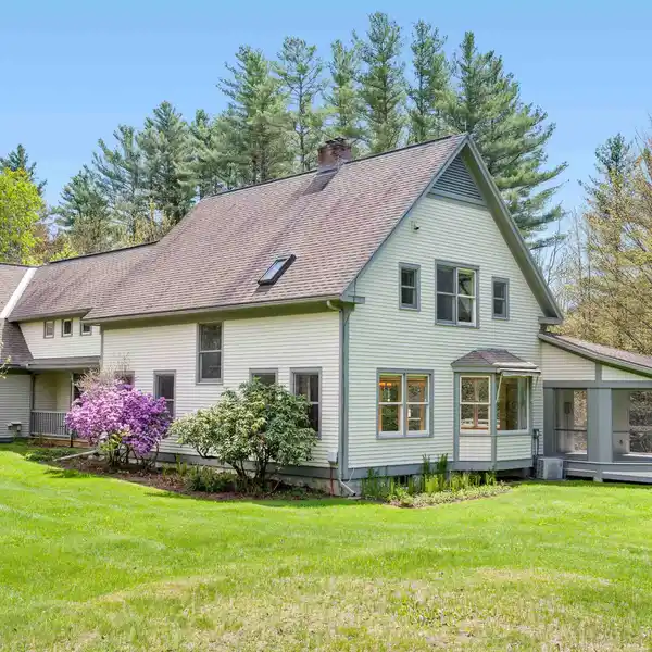WATERBURY CAPE WITH VIEWS OF CAMEL’S HUMP