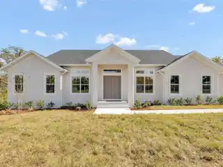 Tranquil Living Estate with Modern Luxury and Acreage