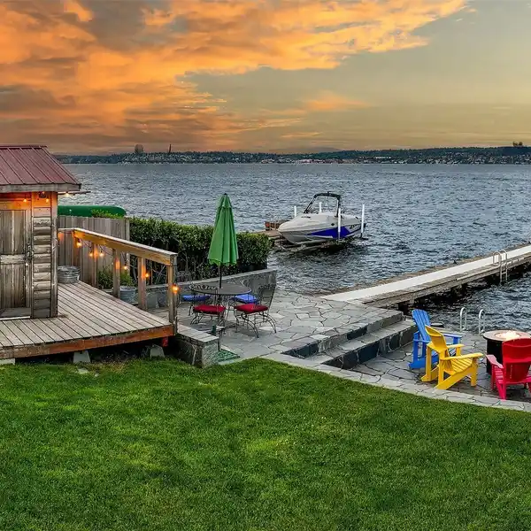 LAURELHURST LEGACY WATERFRONT HOME