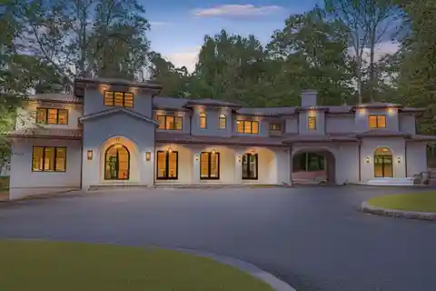New Construction Blending Luxury and Function
