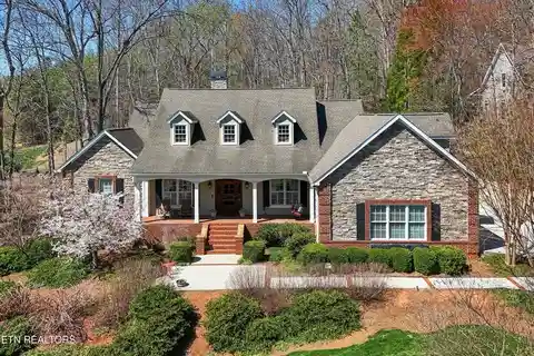 Elegant Home in Sought-After Lakefront Community