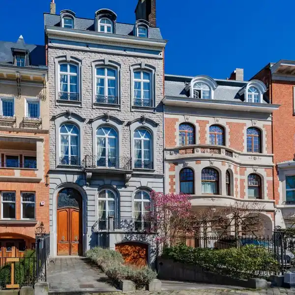 SUPERB TURN-OF-THE-CENTURY MANSION