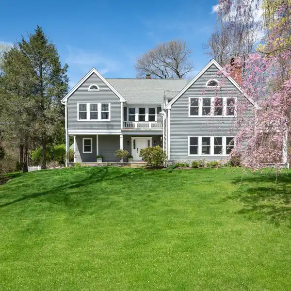 GRACEFUL COUNTRY LIVING