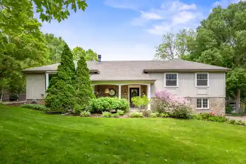 Idyllic Deephaven Retreat with Private Pool