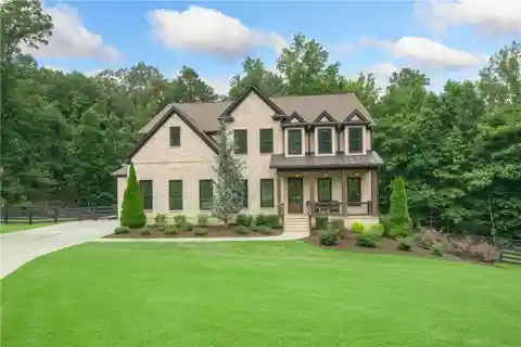 Luxury and Privacy on 3.3 Acres