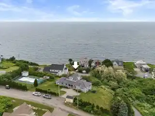 Spectacular Manomet Point Retreat