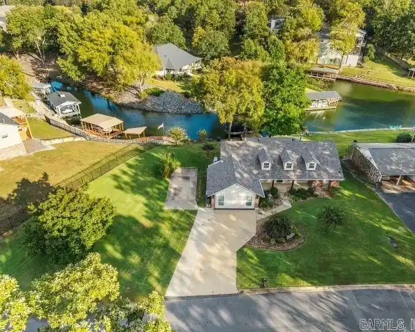 STYLISH LAKESIDE GEM WITH SCENIC VIEWS