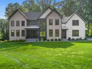 Magnificent Home in Private Cul-De-Sac